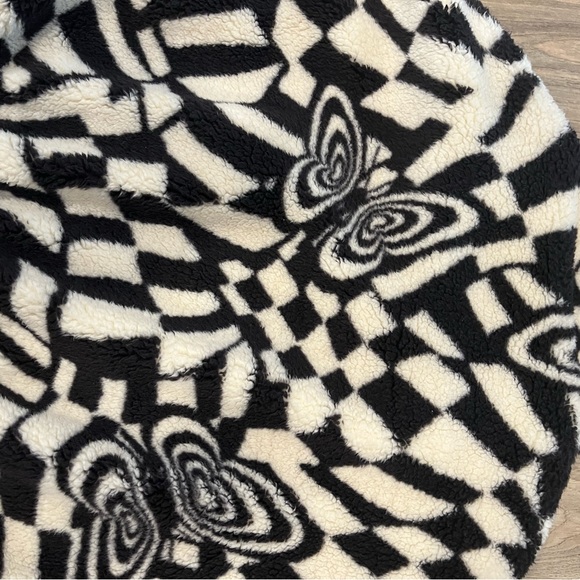 Urban Outfitters Black and White Teddy Jacket - Picture 9 of 16